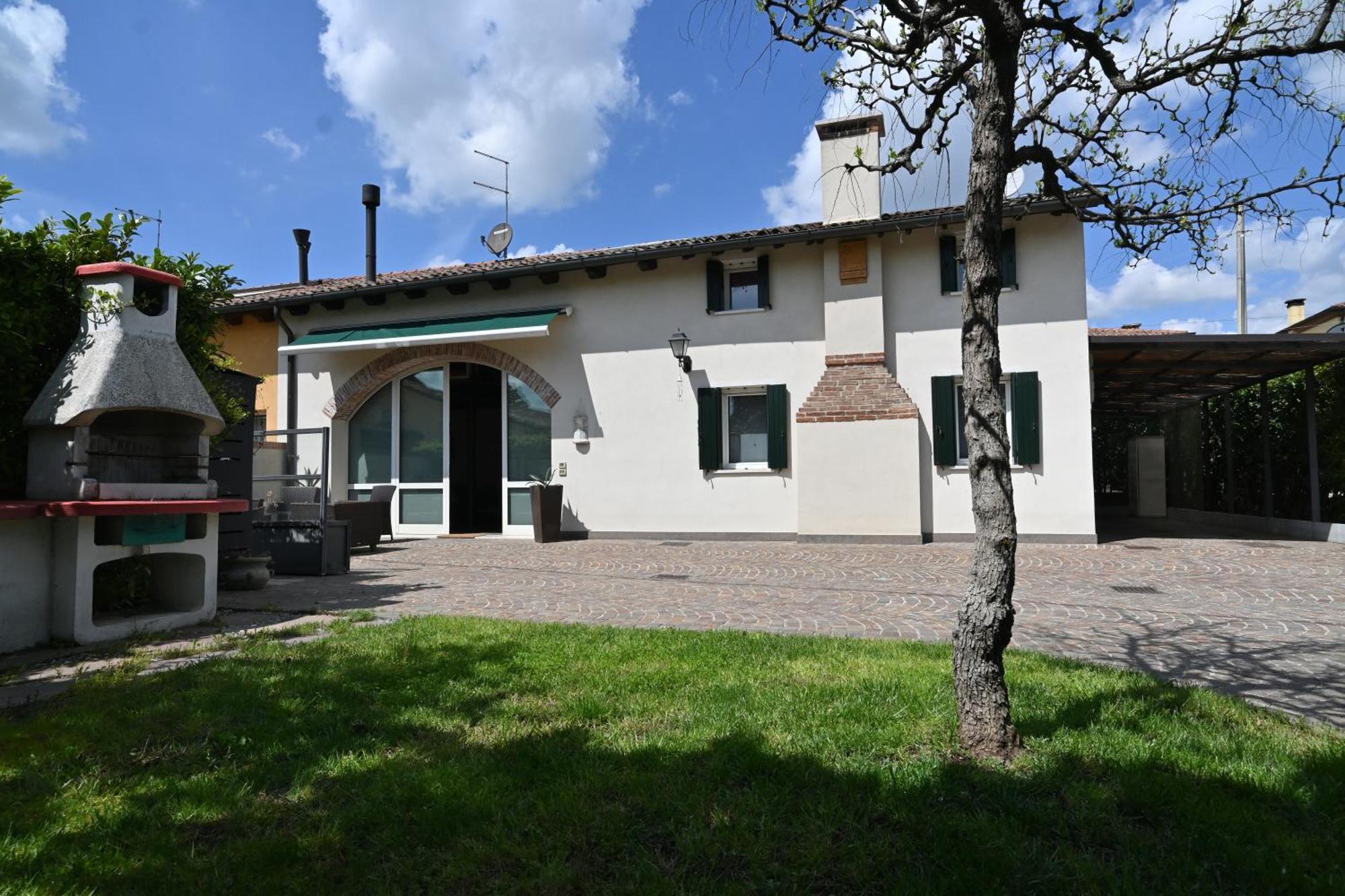 Ca Centosa Artistic House Villa Storica Ristrutturata Con Patio E Giardino Cittadella Exterior photo